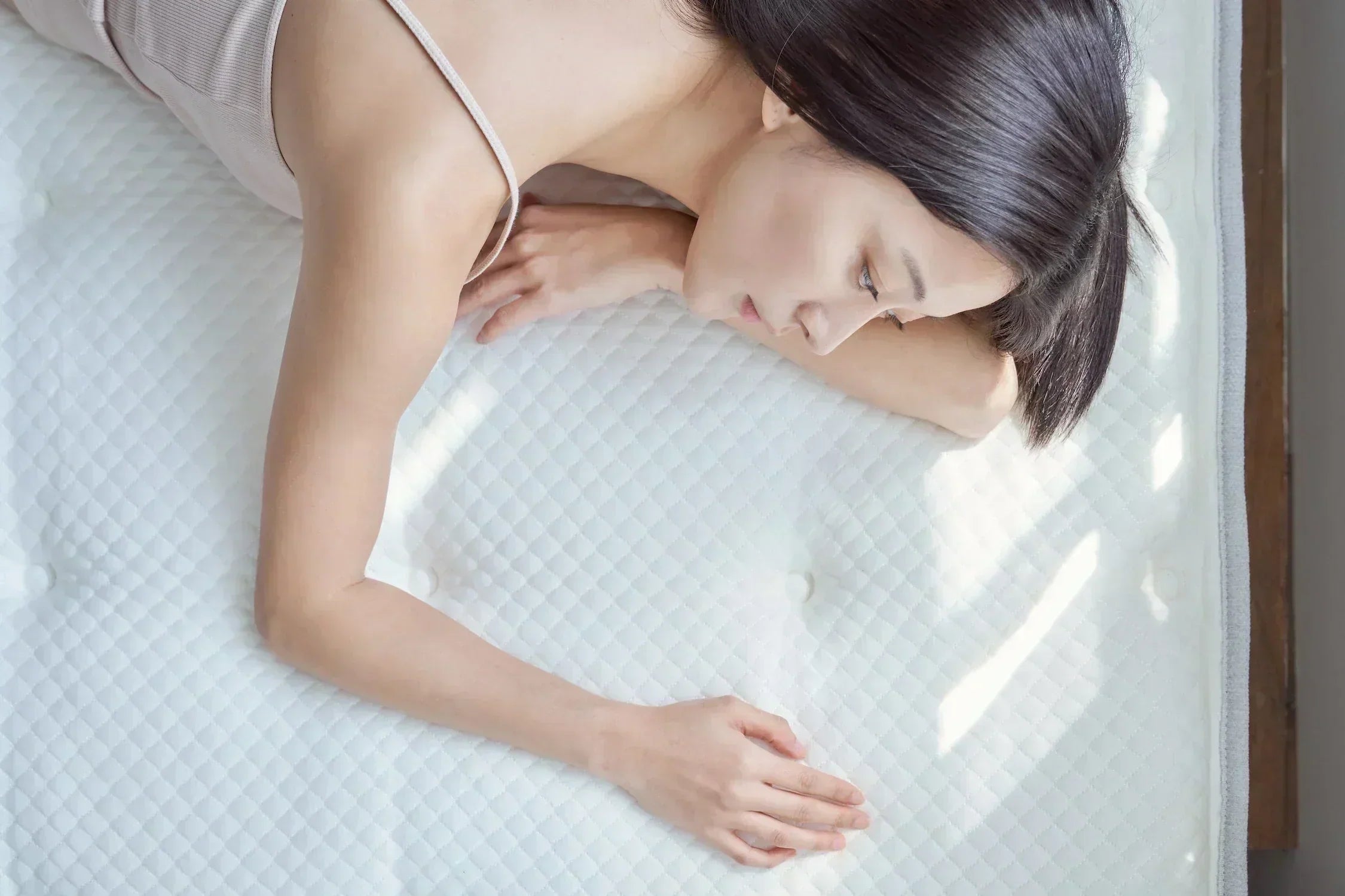 覺醒家居睡眠知識分享：單人床尺寸 - 標準單人和單人加大到底有什麼不同？封面照片